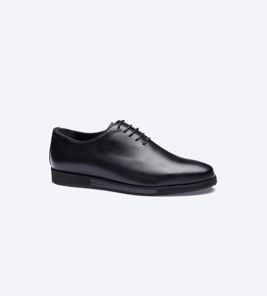 Black Balmoral Plain Toe Shoes For Men